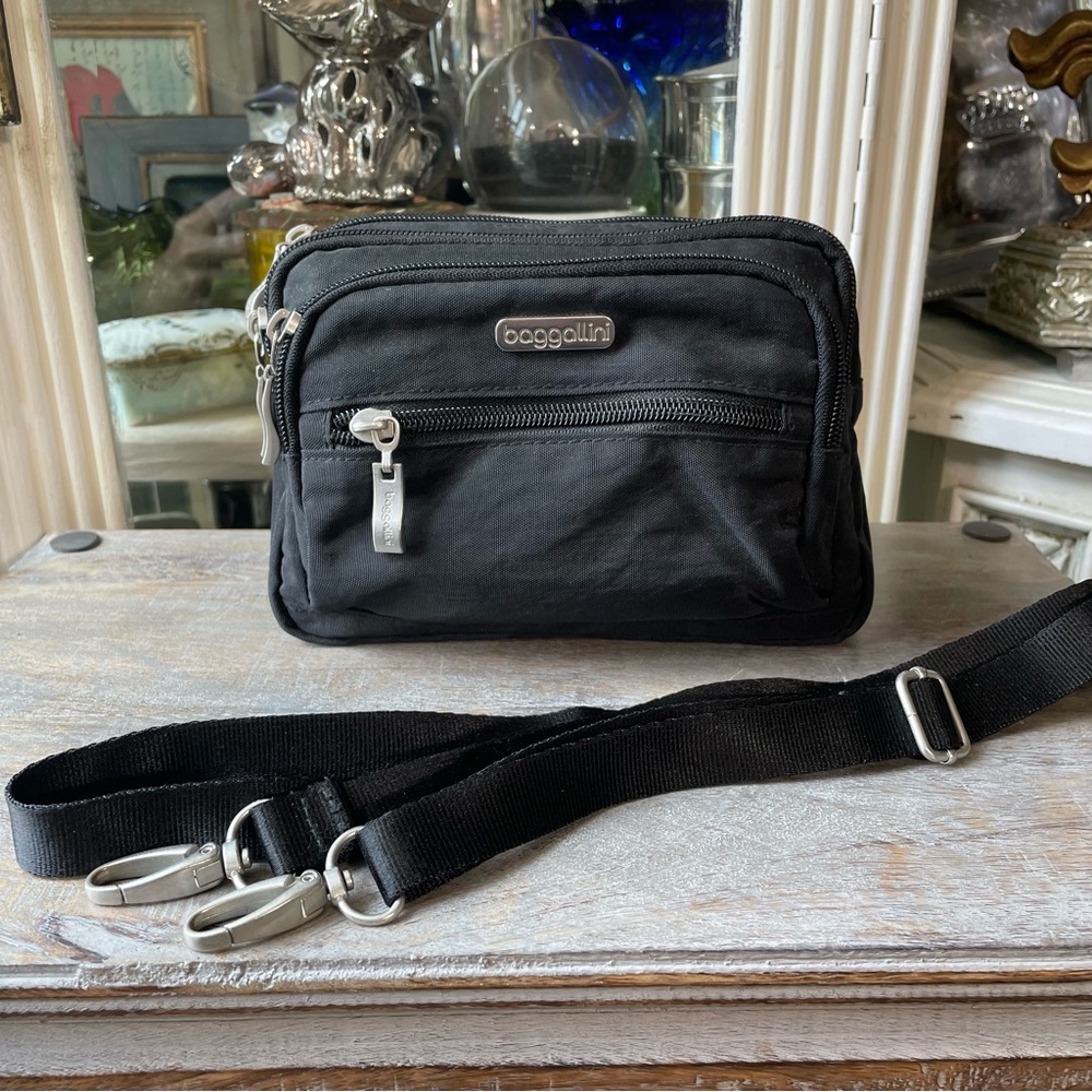 Baggallini black canvas Crossbody small bag - Picture 2 of 12